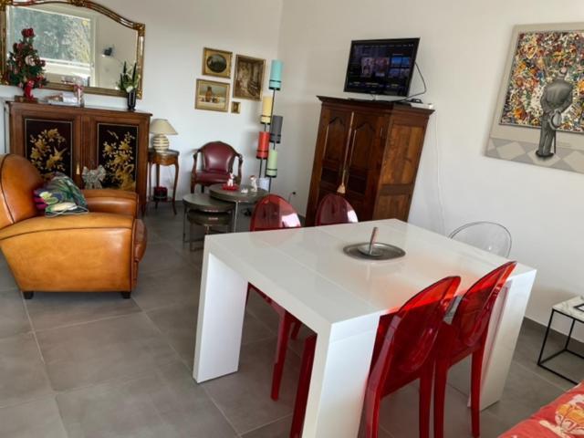 F3 De 74 M2- Chez Carole Et Laurent * Metz